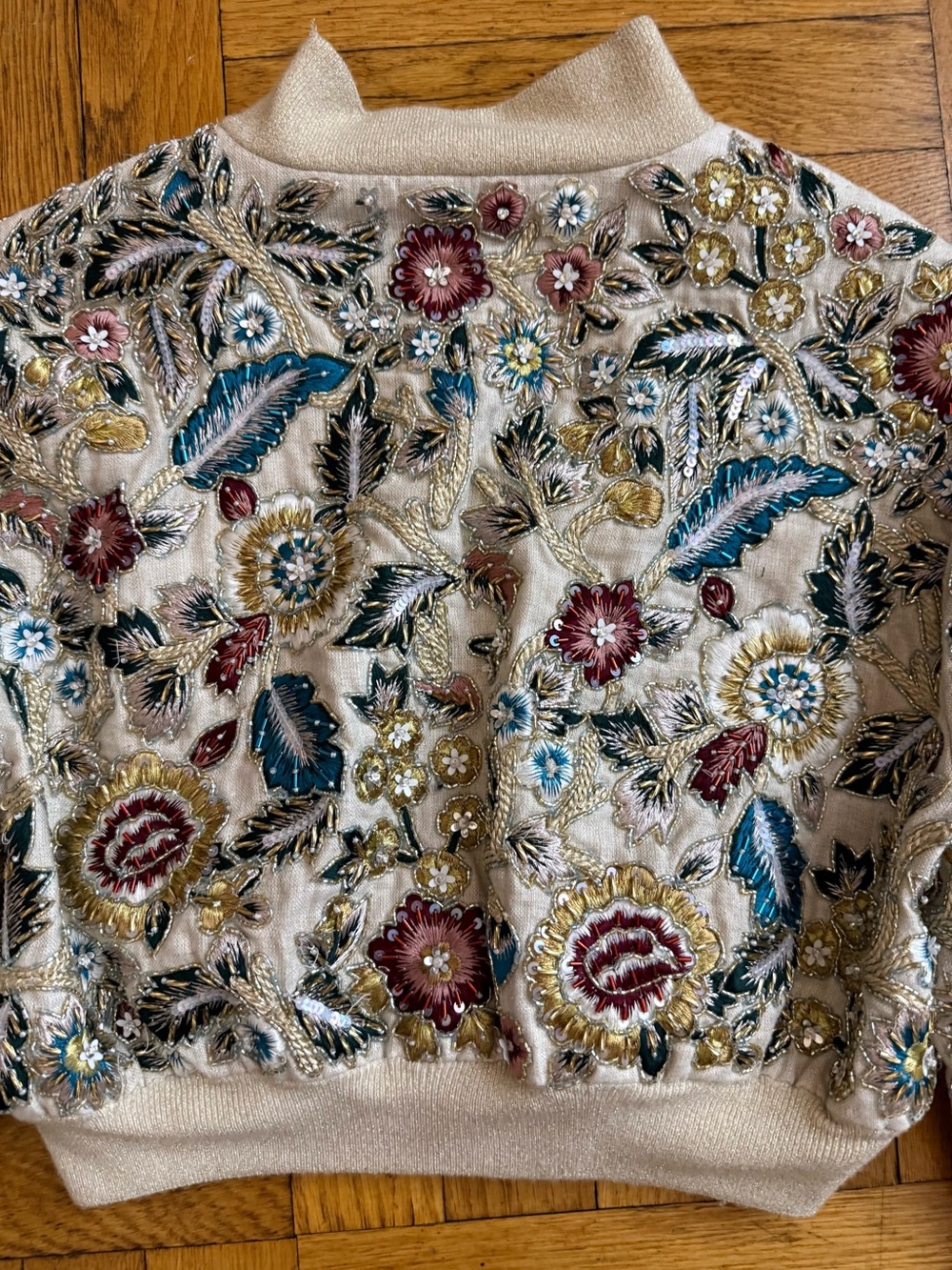 Alice + Olivia
ODIE EMBELLISHED BOMBER - Picture 14 of 16